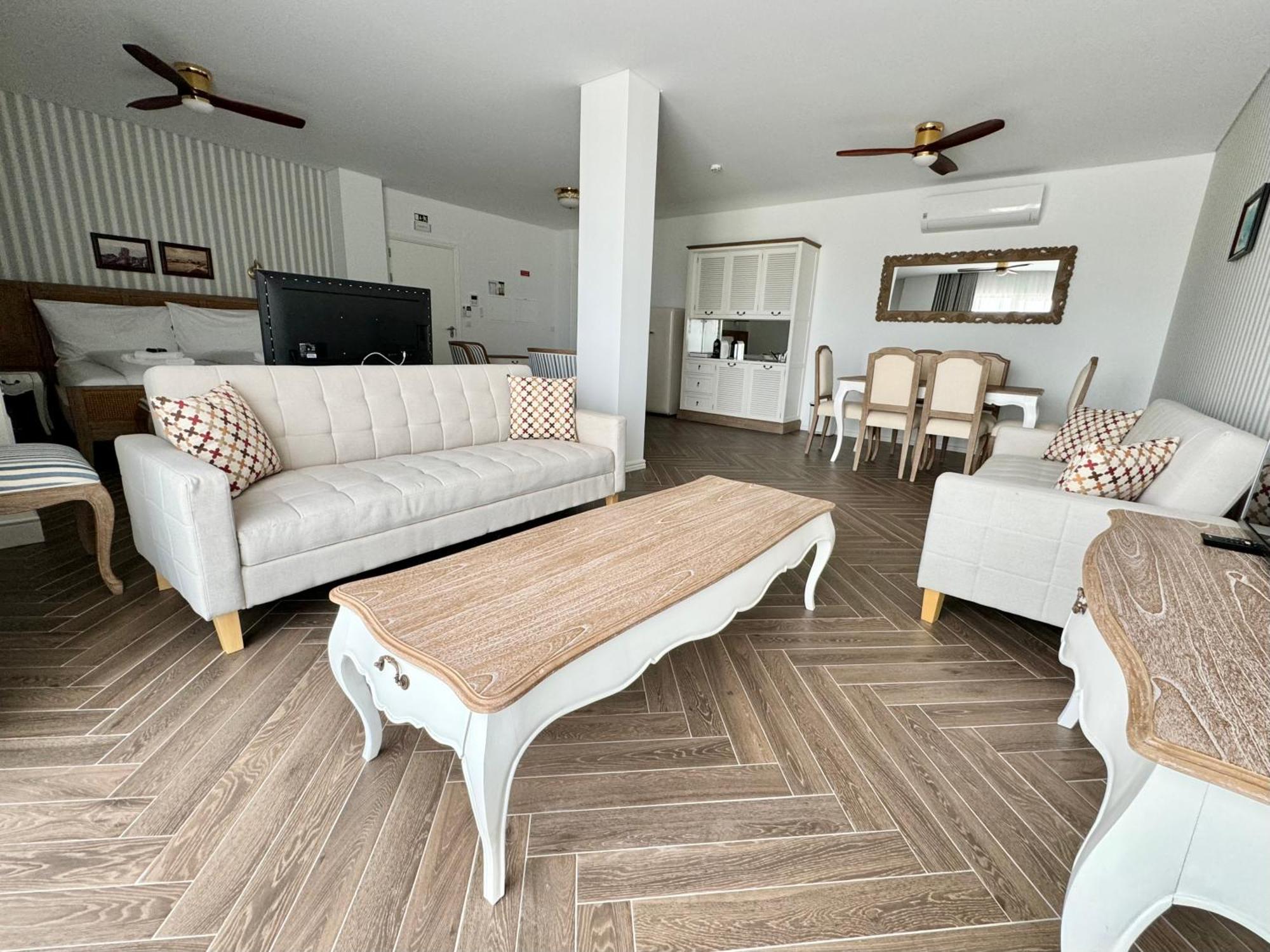 Ocean View Apartments Lourinhã Zimmer foto